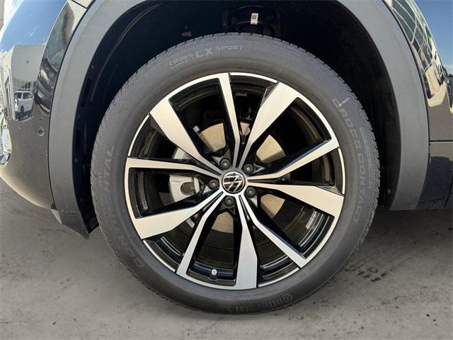 new 2025 Volkswagen Atlas car, priced at $50,939