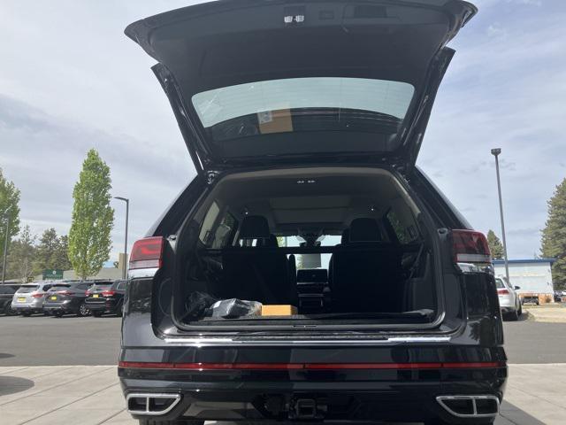 new 2025 Volkswagen Atlas car, priced at $53,439