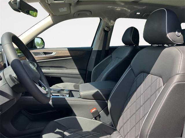 new 2025 Volkswagen Atlas car, priced at $48,494