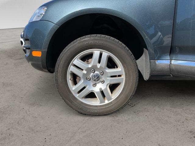 used 2004 Volkswagen Touareg car, priced at $7,987