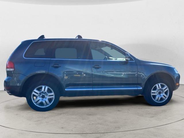 used 2004 Volkswagen Touareg car, priced at $7,987