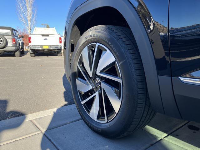 new 2025 Volkswagen Atlas car, priced at $50,056