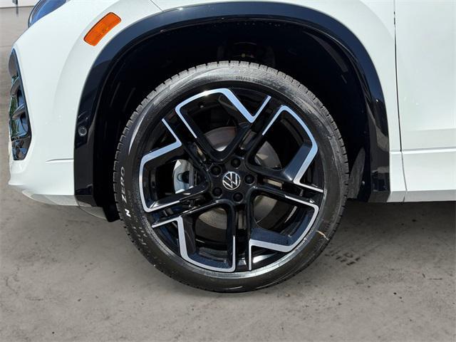new 2025 Volkswagen Tiguan car, priced at $42,369