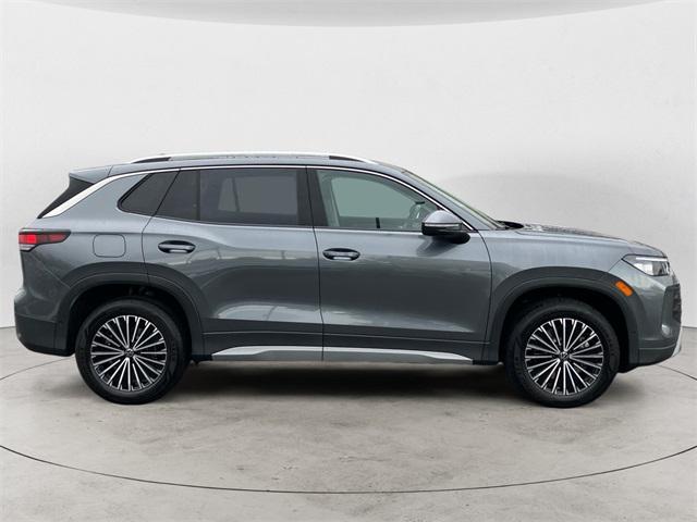 new 2025 Volkswagen Tiguan car, priced at $29,682