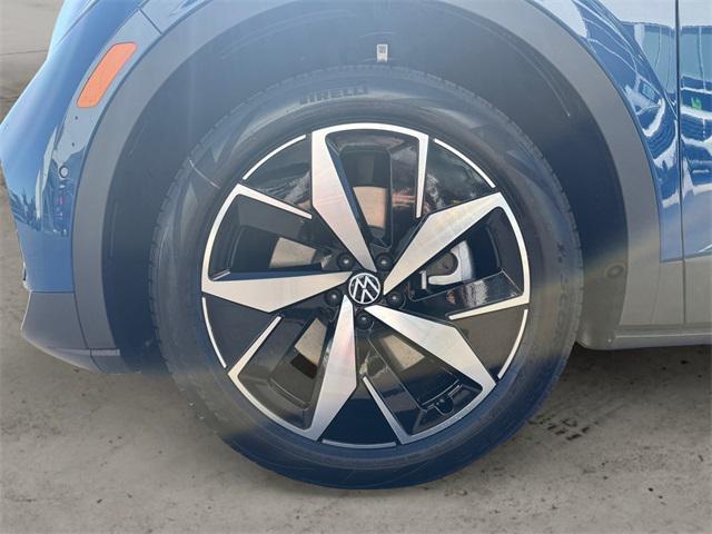 new 2025 Volkswagen ID.4 car, priced at $44,756