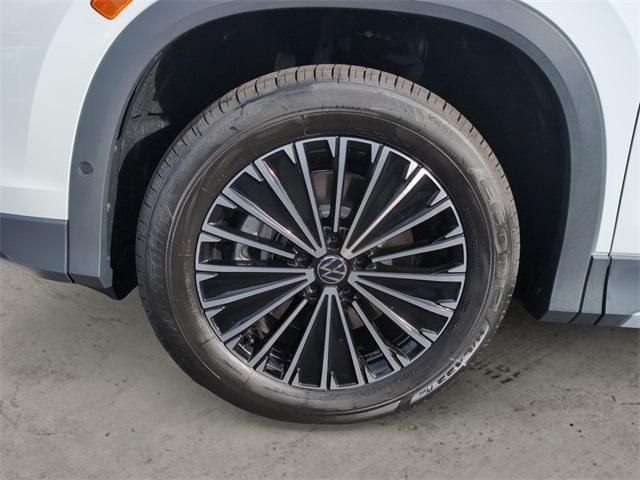 new 2025 Volkswagen Tiguan car, priced at $31,182