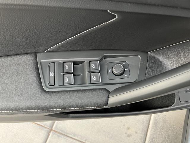 new 2024 Volkswagen Tiguan car, priced at $38,031