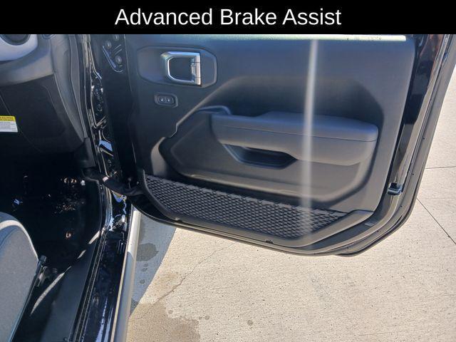 new 2025 Jeep Wrangler car, priced at $48,428