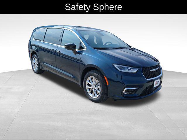 new 2025 Chrysler Pacifica car, priced at $45,885