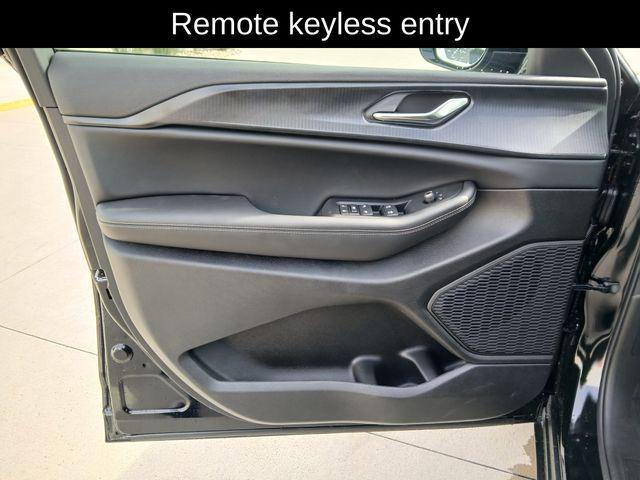 new 2025 Jeep Grand Cherokee car, priced at $44,352