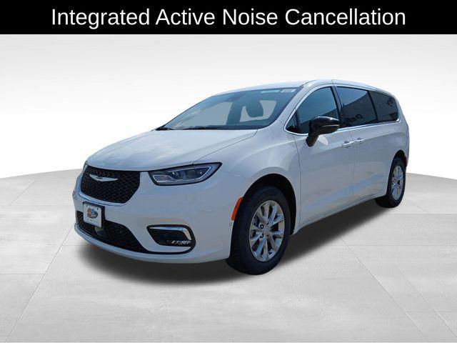 new 2025 Chrysler Pacifica car, priced at $45,461