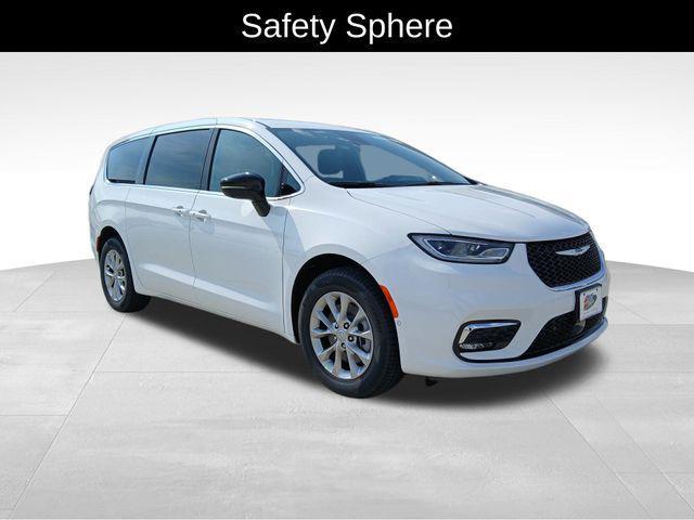 new 2025 Chrysler Pacifica car, priced at $45,461