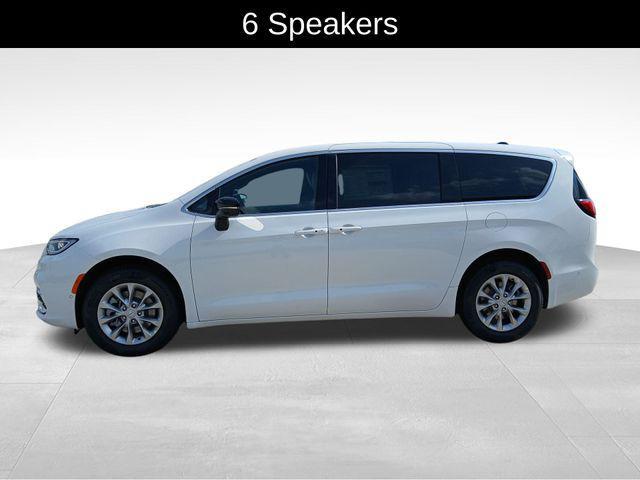 new 2025 Chrysler Pacifica car, priced at $45,461
