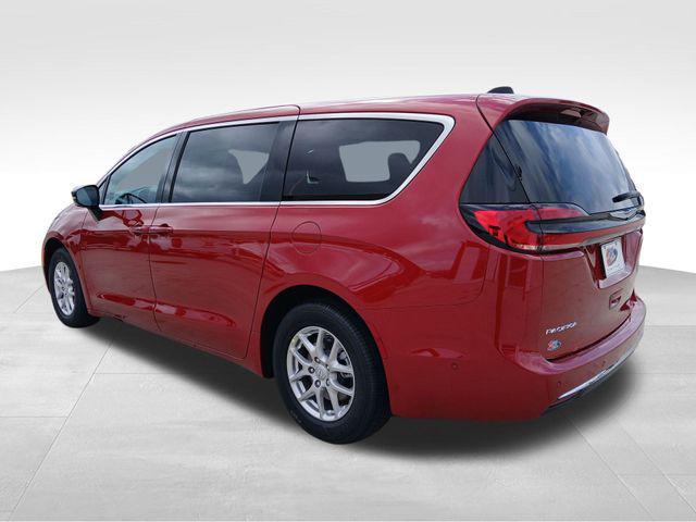 new 2025 Chrysler Pacifica car, priced at $43,113