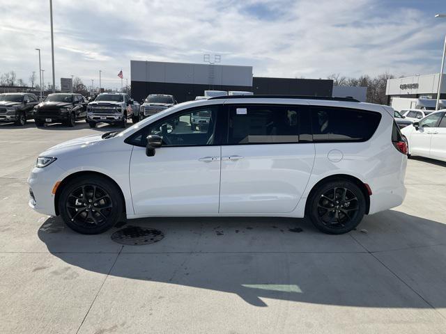 new 2024 Chrysler Pacifica car, priced at $52,850