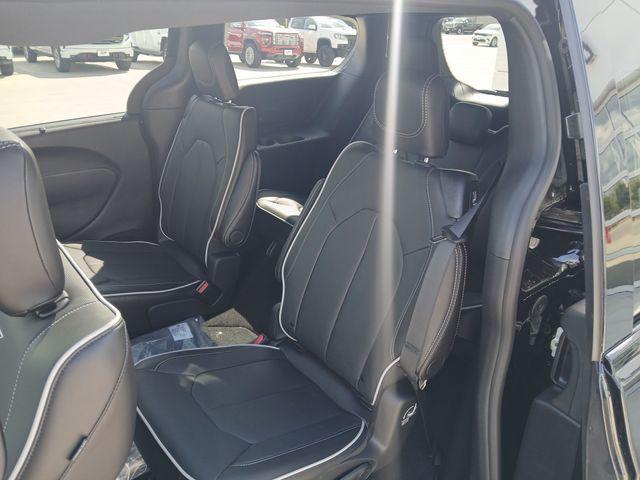 new 2026 Chrysler Pacifica car