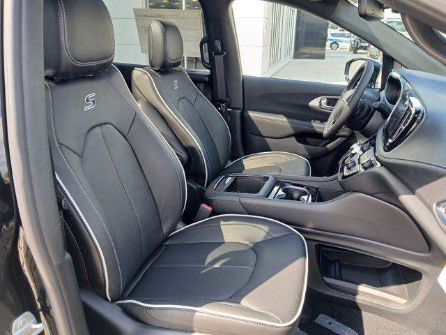 new 2026 Chrysler Pacifica car