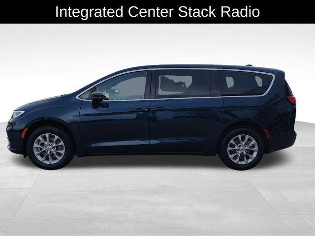 new 2025 Chrysler Pacifica car, priced at $45,665