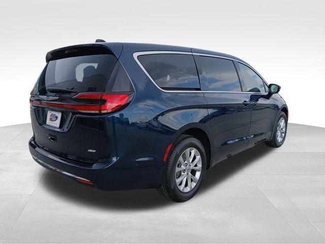 new 2025 Chrysler Pacifica car