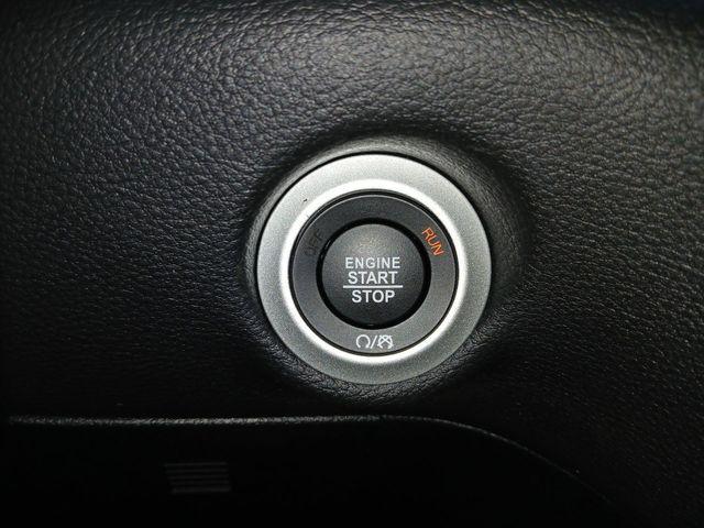 new 2025 Chrysler Pacifica car