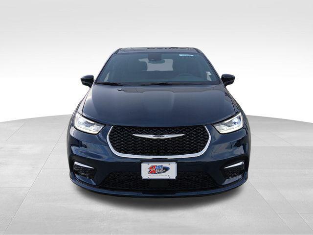 new 2025 Chrysler Pacifica car