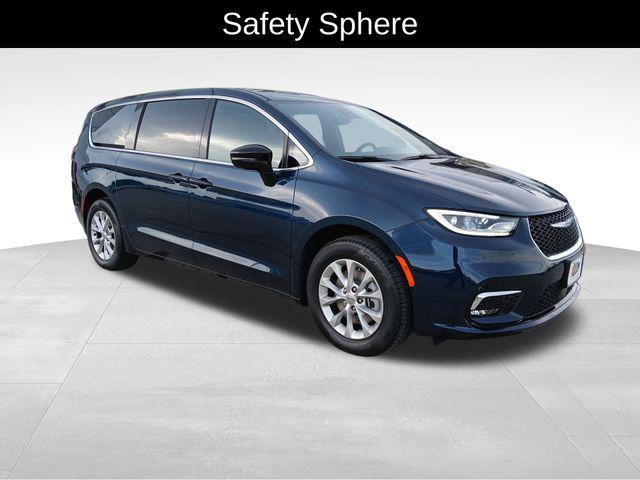 new 2025 Chrysler Pacifica car, priced at $45,665