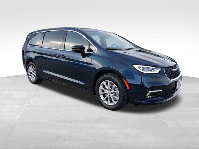 new 2025 Chrysler Pacifica car
