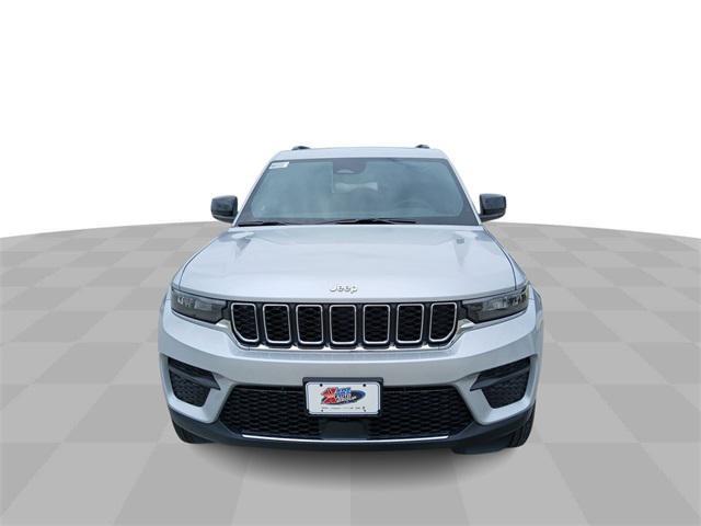 new 2024 Jeep Grand Cherokee car, priced at $44,970