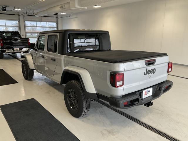 new 2024 Jeep Gladiator car, priced at $53,556