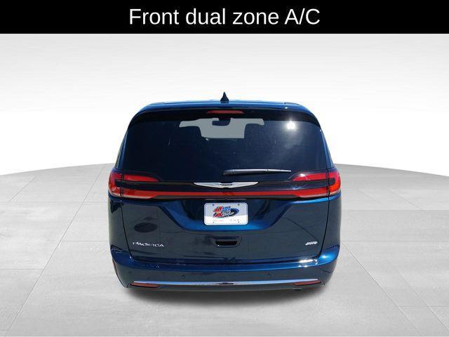 new 2025 Chrysler Pacifica car, priced at $45,601