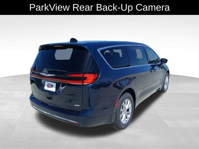 new 2025 Chrysler Pacifica car, priced at $45,601