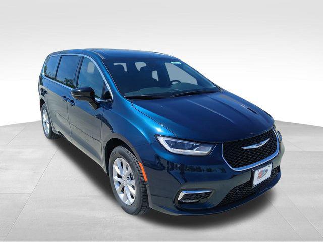 new 2025 Chrysler Pacifica car
