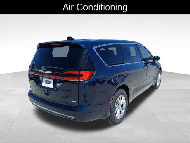 new 2025 Chrysler Pacifica car, priced at $45,601