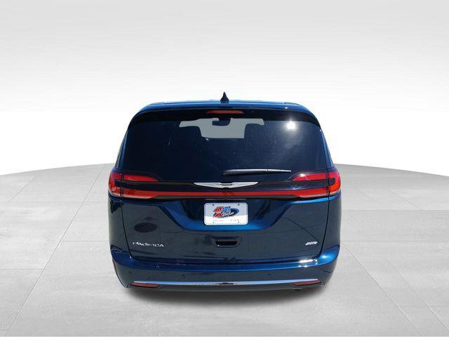 new 2025 Chrysler Pacifica car