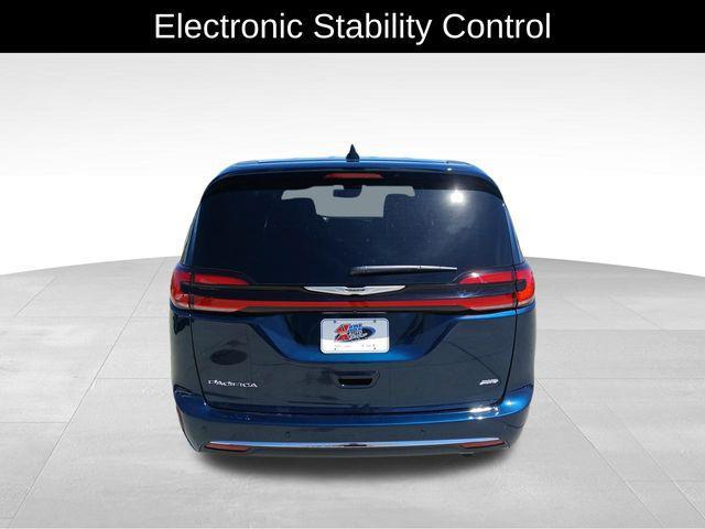 new 2025 Chrysler Pacifica car, priced at $45,601