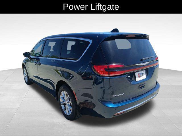 new 2025 Chrysler Pacifica car, priced at $45,601