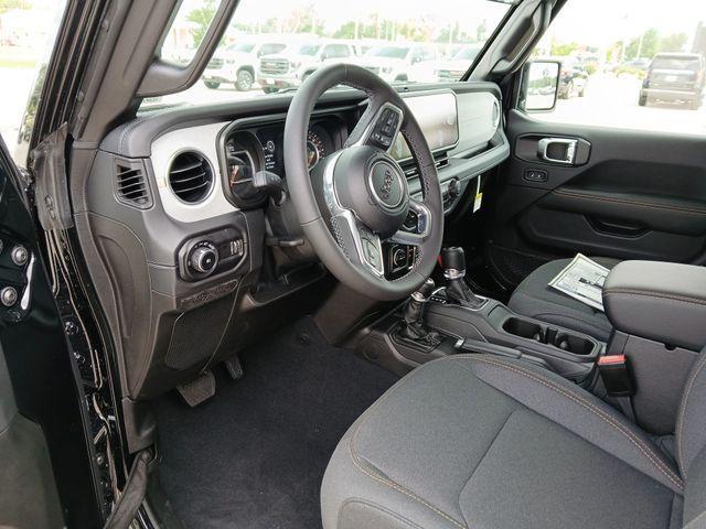 new 2025 Jeep Wrangler car, priced at $47,172