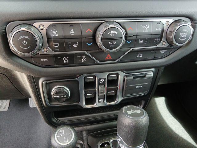 new 2025 Jeep Wrangler car, priced at $47,172