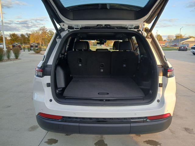 new 2025 Jeep Grand Cherokee car