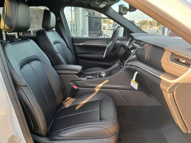 new 2025 Jeep Grand Cherokee car