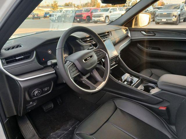 new 2025 Jeep Grand Cherokee car