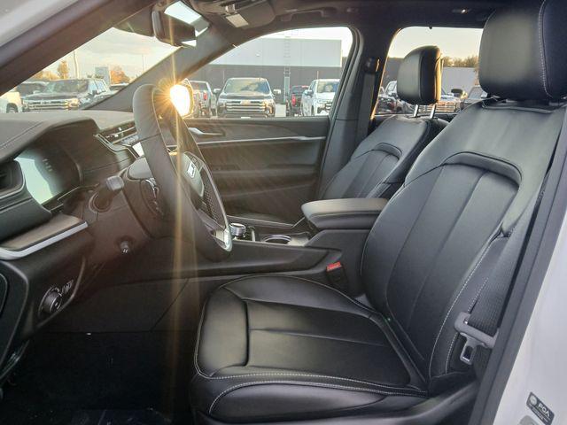 new 2025 Jeep Grand Cherokee car