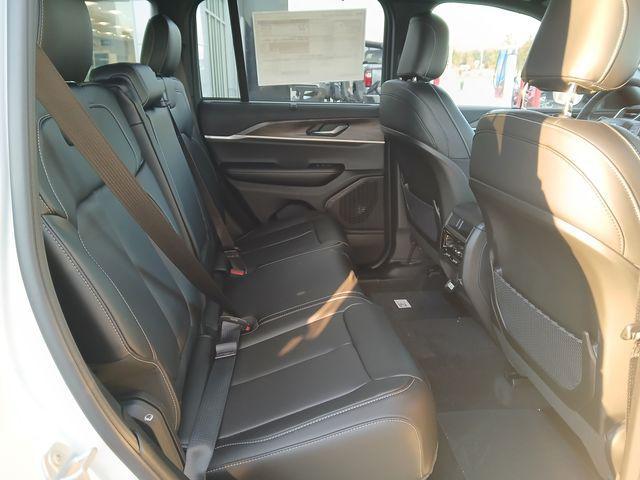 new 2025 Jeep Grand Cherokee car