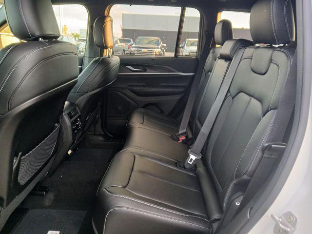 new 2025 Jeep Grand Cherokee car