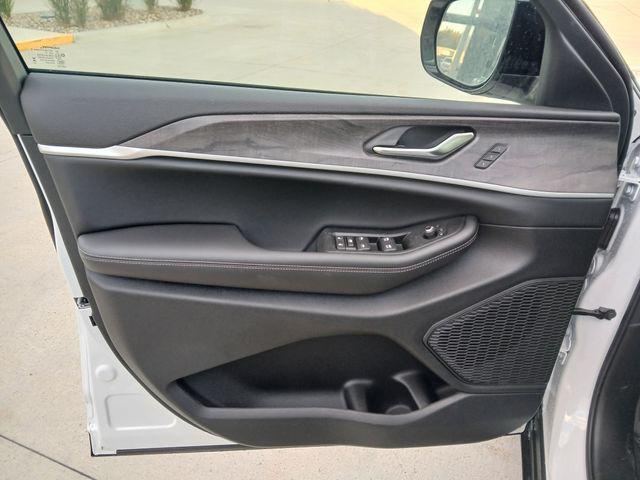 new 2025 Jeep Grand Cherokee car