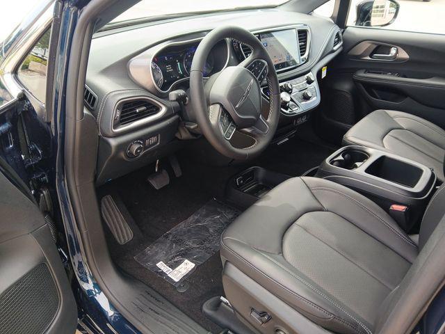 new 2025 Chrysler Pacifica car, priced at $43,113