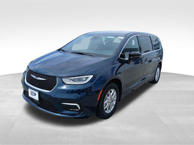 new 2025 Chrysler Pacifica car, priced at $43,113