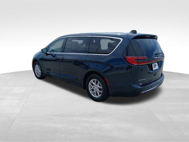 new 2025 Chrysler Pacifica car, priced at $43,113