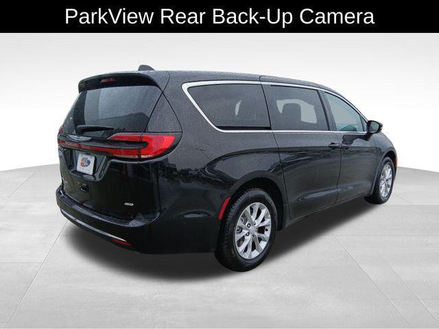 new 2025 Chrysler Pacifica car, priced at $45,461