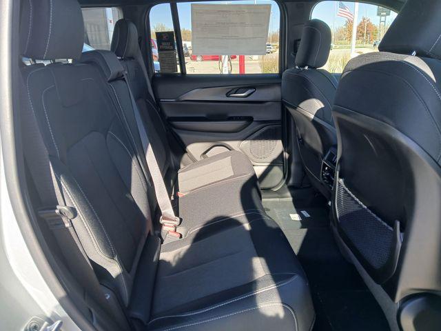 new 2025 Jeep Grand Cherokee car, priced at $40,654